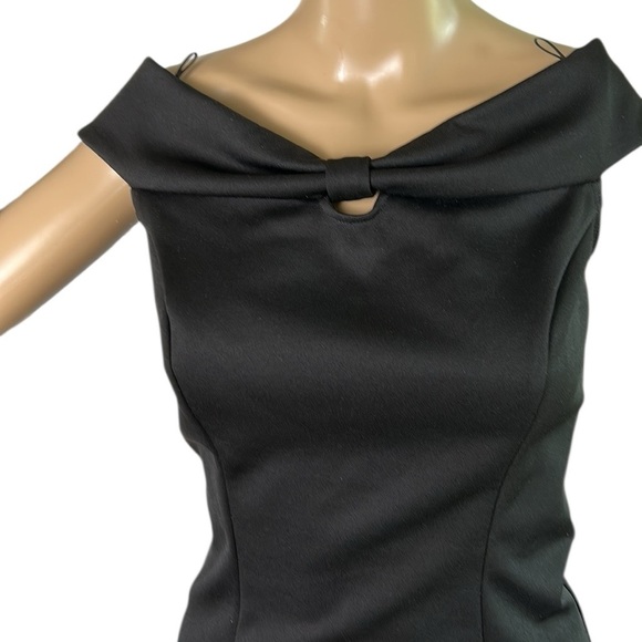 Le Chateau black top, sleeveless,keyhole,boatneck,overlay,office,event.summer,🇨🇦 - Picture 2 of 11